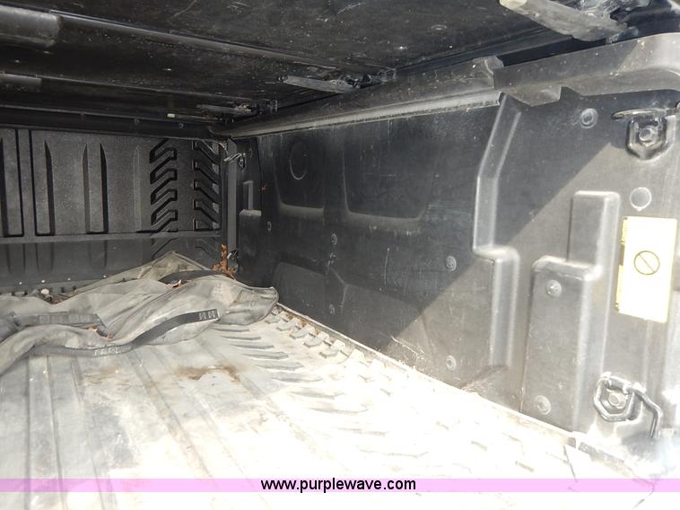 image for item K7398 2004 Chevrolet Avalanche 1500 Z71 pickup truck