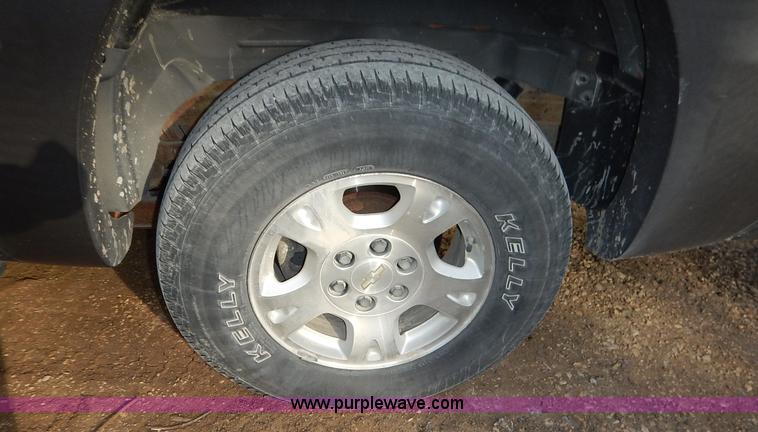 image for item K7398 2004 Chevrolet Avalanche 1500 Z71 pickup truck