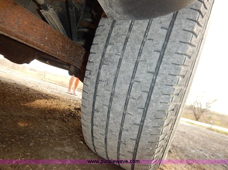 image for item K7398 2004 Chevrolet Avalanche 1500 Z71 pickup truck