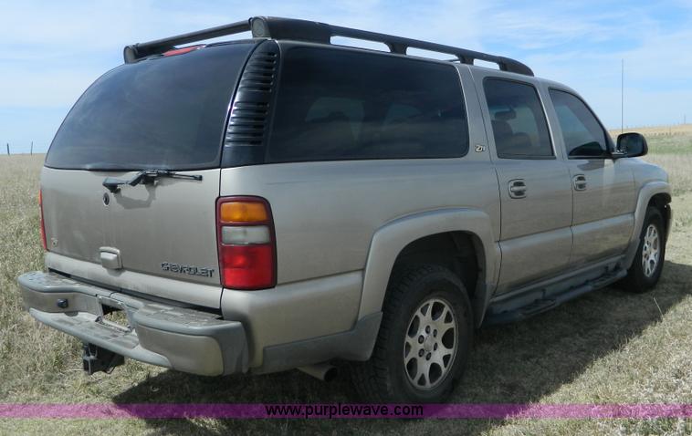 image for item K8041 2002 Chevrolet Suburban 1500 SUV