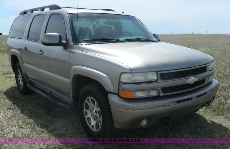 image for item K8041 2002 Chevrolet Suburban 1500 SUV