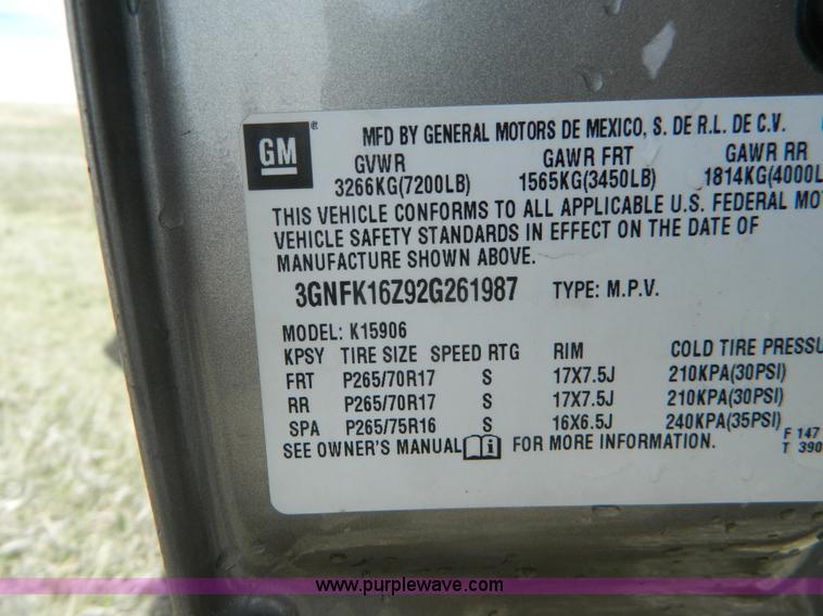 image for item K8041 2002 Chevrolet Suburban 1500 SUV