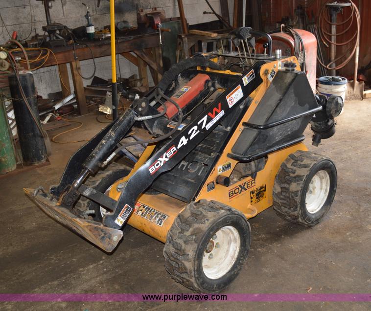 image for item Z9255 2009 Boxer 427W compact skid steer