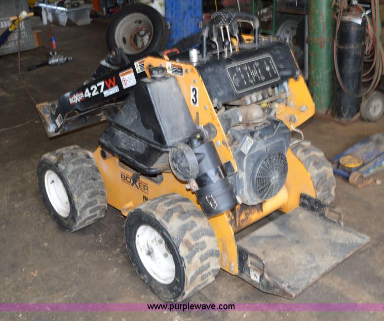 image for item Z9255 2009 Boxer 427W compact skid steer