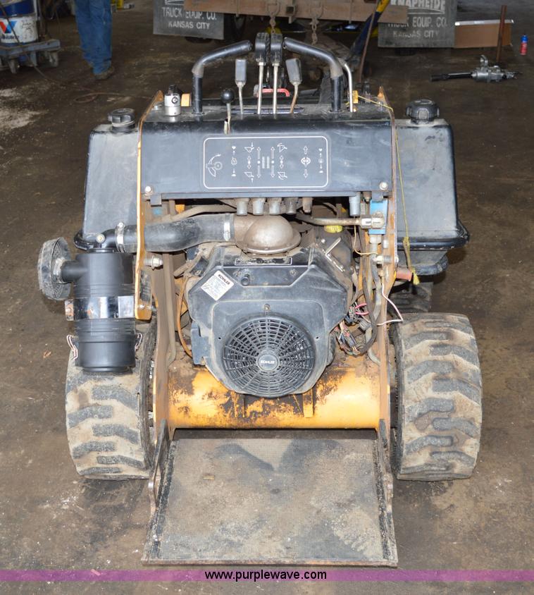 image for item Z9255 2009 Boxer 427W compact skid steer