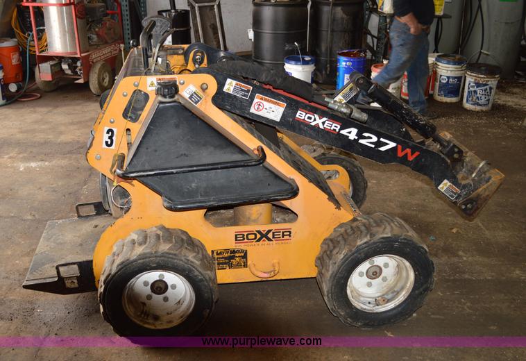 image for item Z9255 2009 Boxer 427W compact skid steer