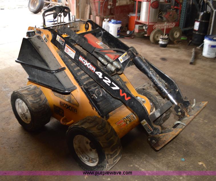 image for item Z9255 2009 Boxer 427W compact skid steer
