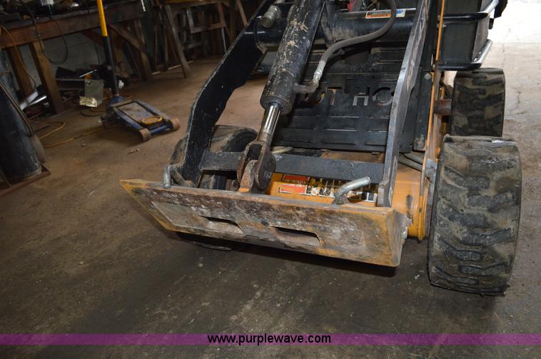image for item Z9255 2009 Boxer 427W compact skid steer