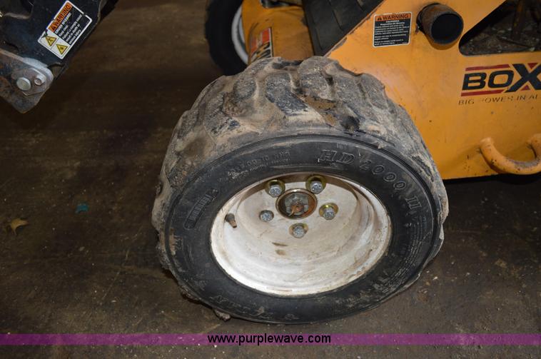 image for item Z9255 2009 Boxer 427W compact skid steer