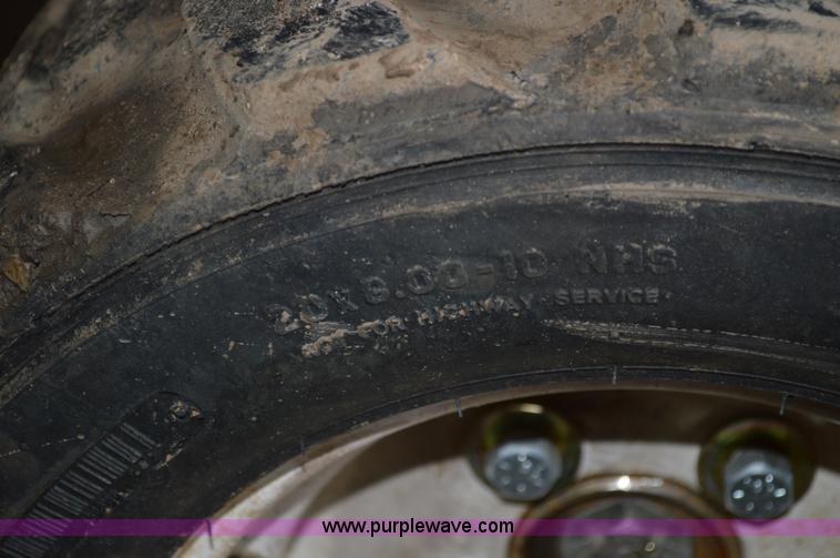 image for item Z9255 2009 Boxer 427W compact skid steer