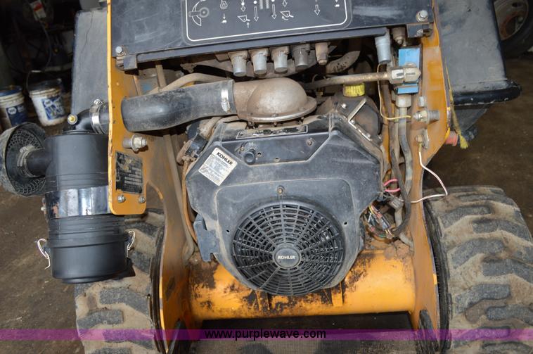 image for item Z9255 2009 Boxer 427W compact skid steer