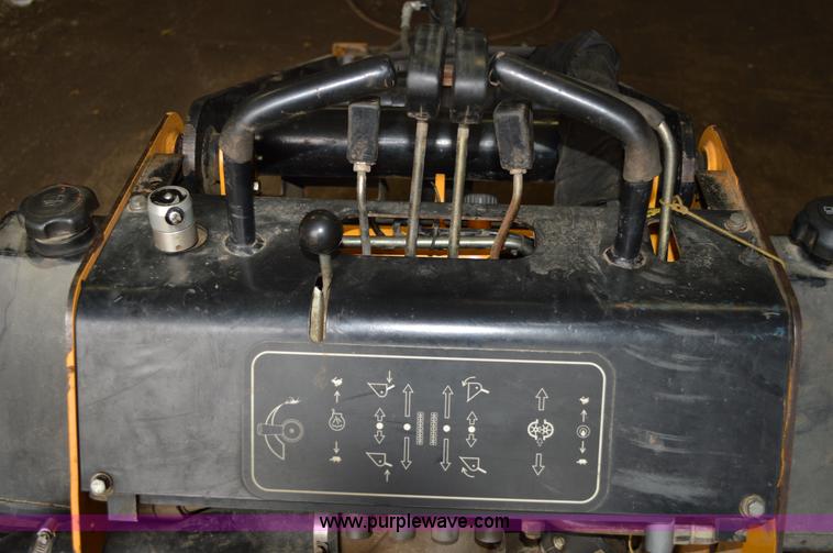 image for item Z9255 2009 Boxer 427W compact skid steer