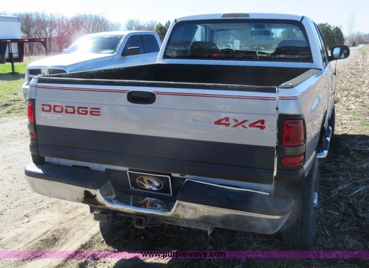 image for item Z9263 1998 Dodge Ram 2500 Quad Cab pickup truck