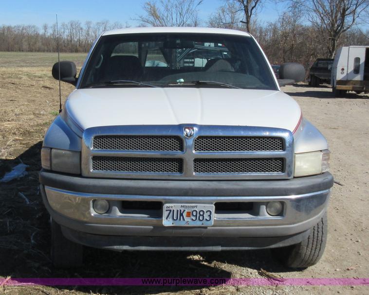 image for item Z9263 1998 Dodge Ram 2500 Quad Cab pickup truck