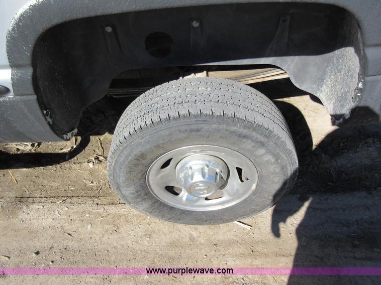 image for item Z9263 1998 Dodge Ram 2500 Quad Cab pickup truck