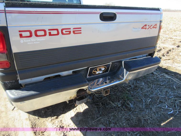 image for item Z9263 1998 Dodge Ram 2500 Quad Cab pickup truck