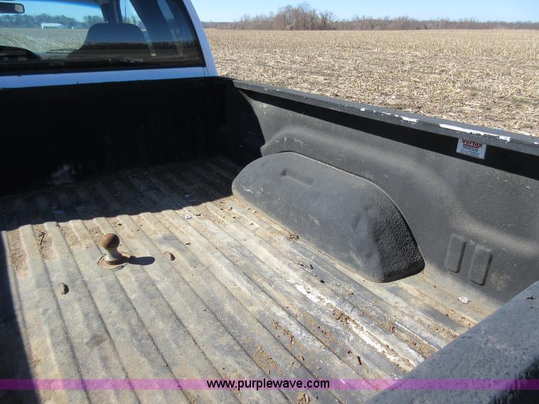 image for item Z9263 1998 Dodge Ram 2500 Quad Cab pickup truck
