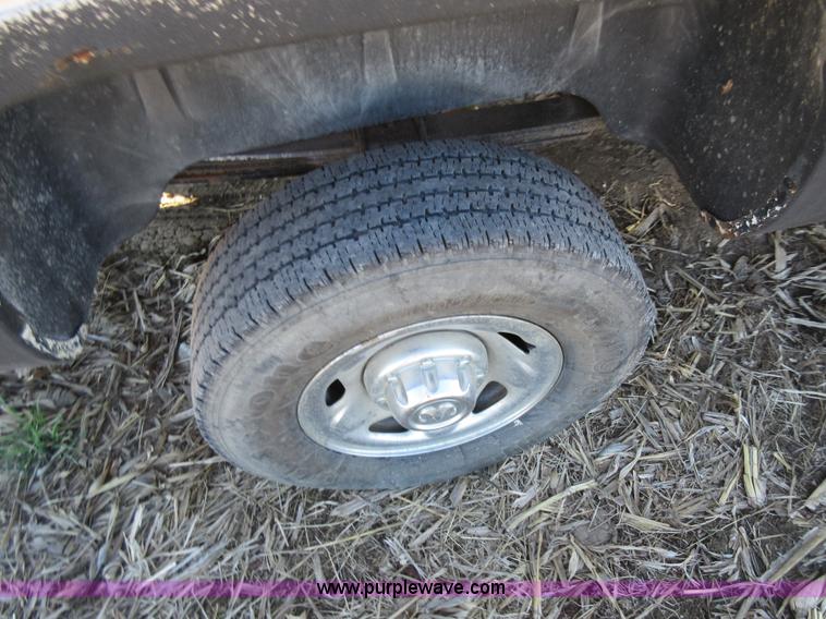 image for item Z9263 1998 Dodge Ram 2500 Quad Cab pickup truck