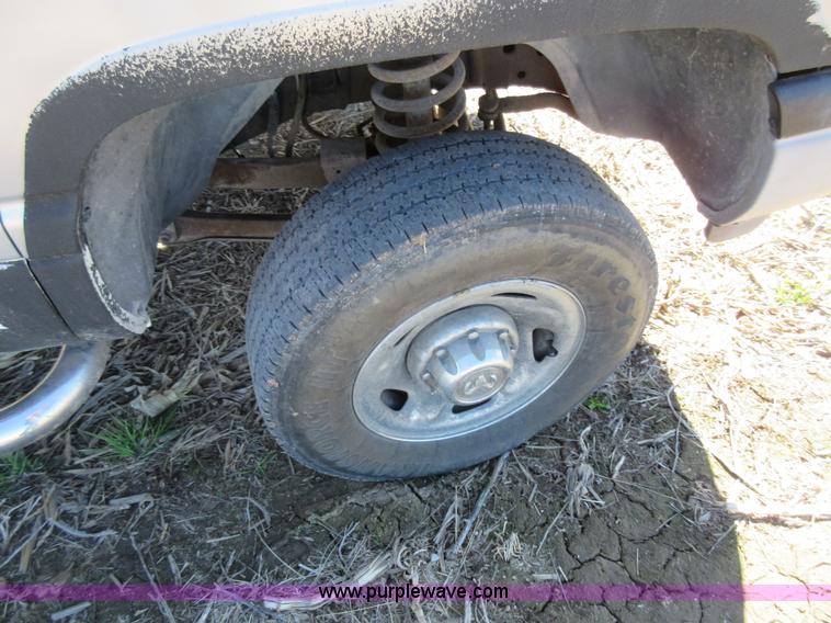 image for item Z9263 1998 Dodge Ram 2500 Quad Cab pickup truck