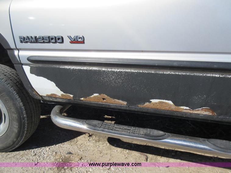 image for item Z9263 1998 Dodge Ram 2500 Quad Cab pickup truck