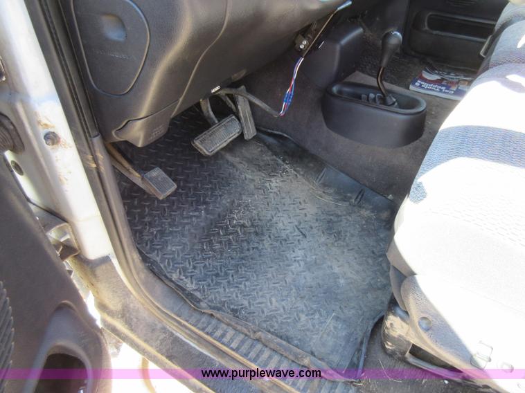 image for item Z9263 1998 Dodge Ram 2500 Quad Cab pickup truck