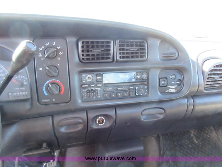 image for item Z9263 1998 Dodge Ram 2500 Quad Cab pickup truck