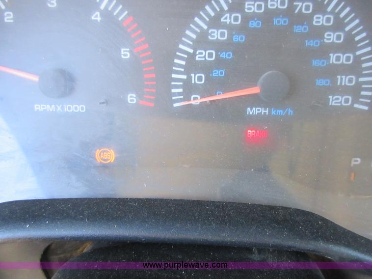 image for item Z9263 1998 Dodge Ram 2500 Quad Cab pickup truck