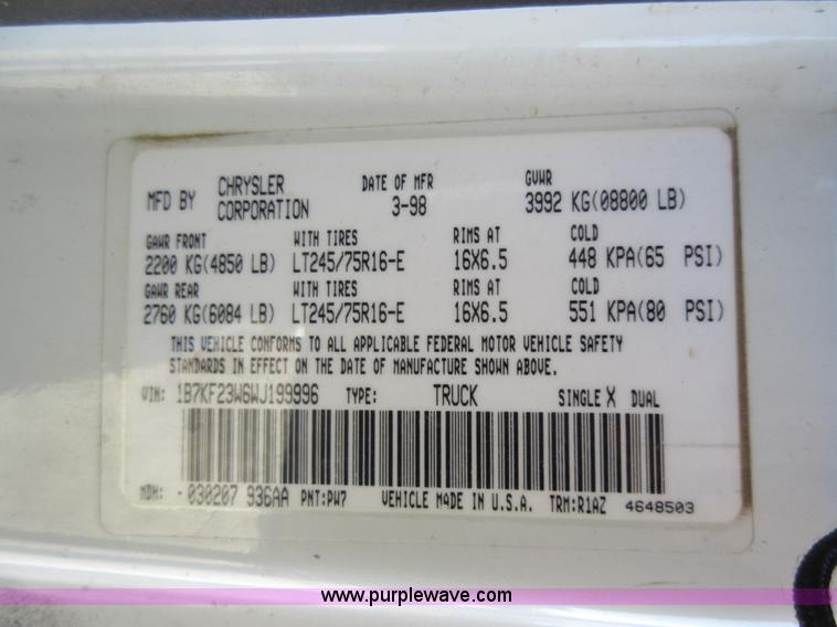 image for item Z9263 1998 Dodge Ram 2500 Quad Cab pickup truck