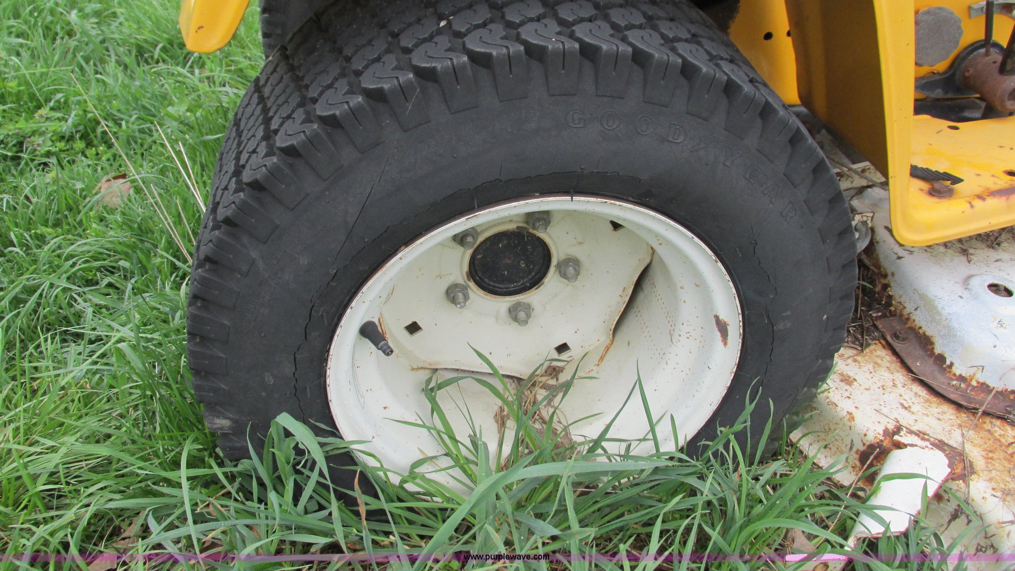 Cub Cadet Hydro 1210 lawn mower in Conway, MO Item AY9931 sold