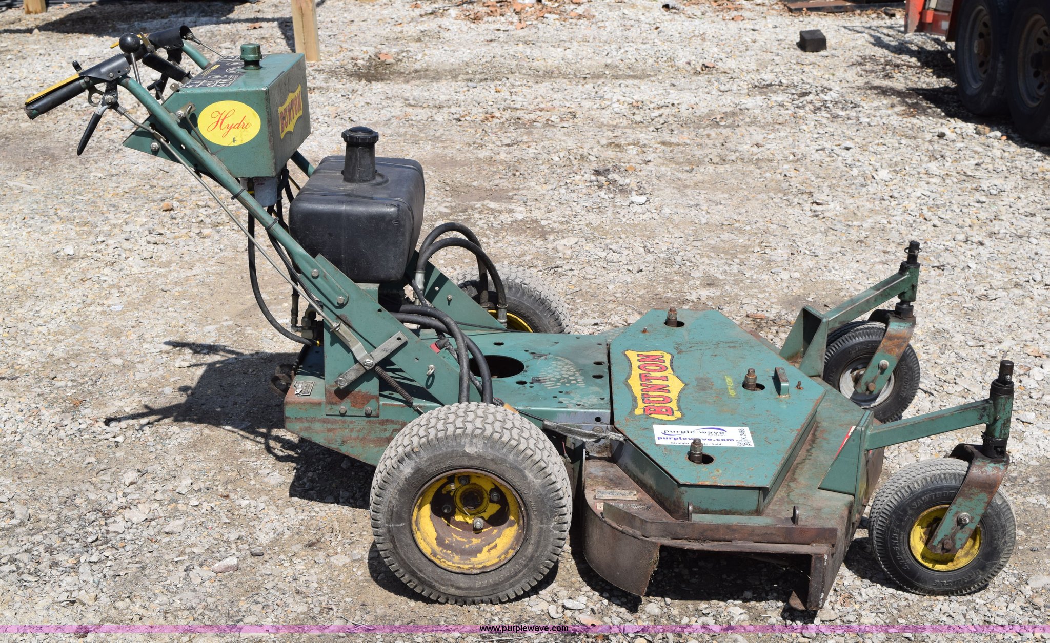 Bunton riding lawn mower in Shawnee, KS Item K2466 sold Purple Wave