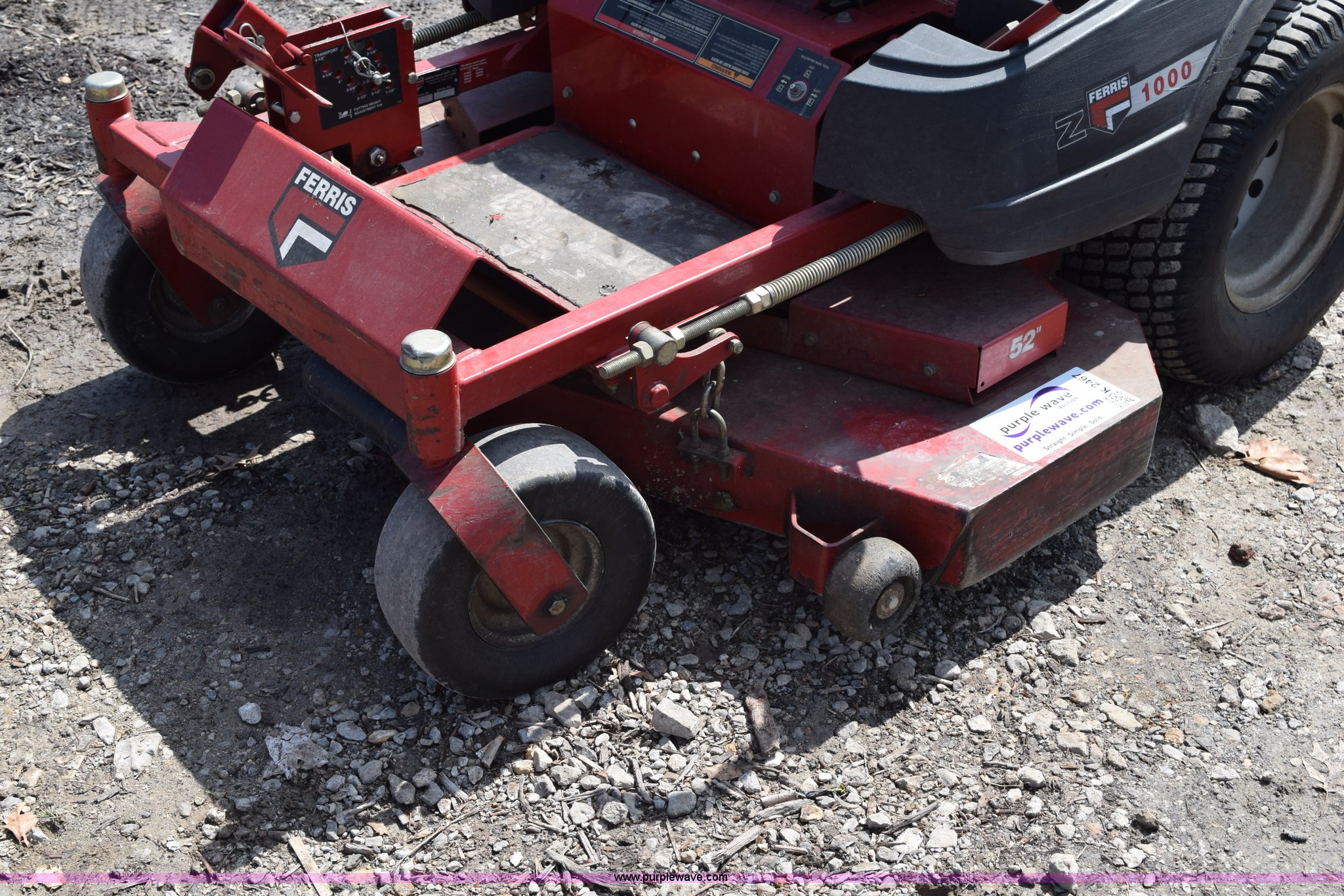 Ferris Z1000 riding lawn mower in Shawnee, KS Item K2467 sold