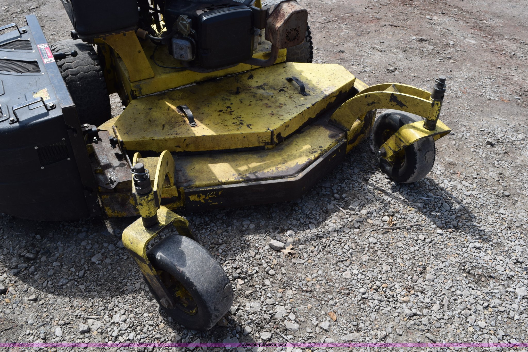 Great Dane riding lawn mower in Shawnee, KS Item K2468 sold Purple Wave