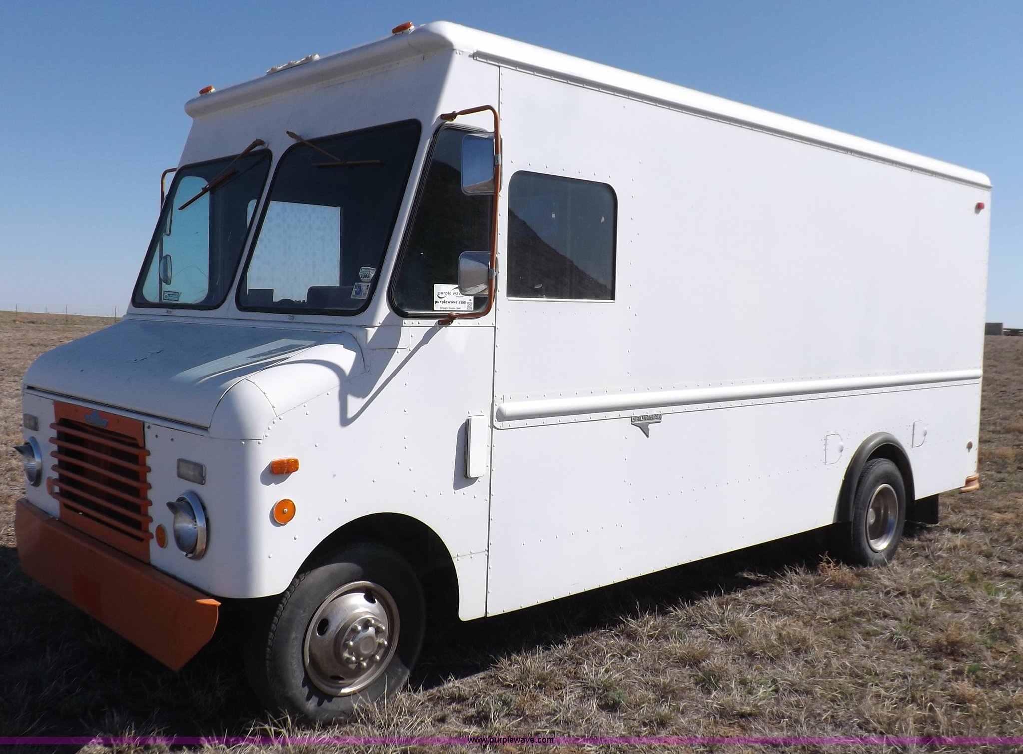 1986 Ford Econoline E350 Extended Grumman delivery truck in Turpin