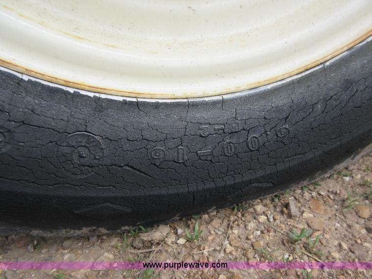 image for item AC9277 International 454 tractor