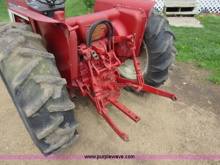 image for item AC9277 International 454 tractor