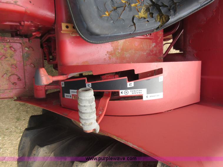 image for item AC9277 International 454 tractor