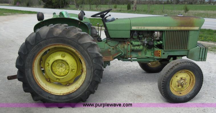 image for item AC9284 John Deere 1020 tractor