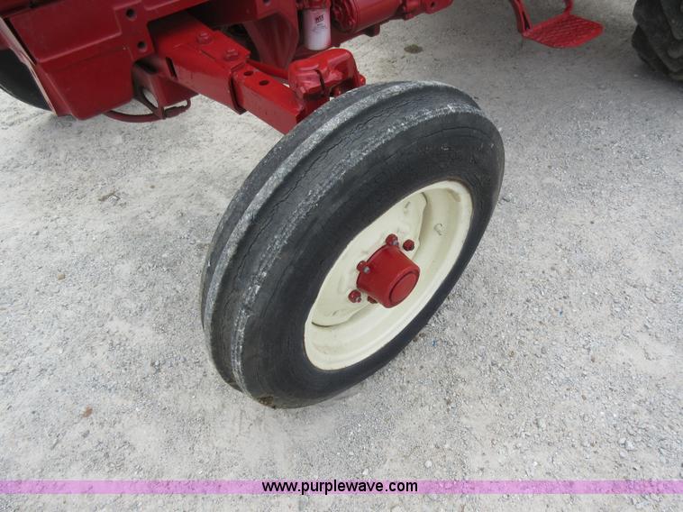image for item AC9295 Case IH 495 tractor