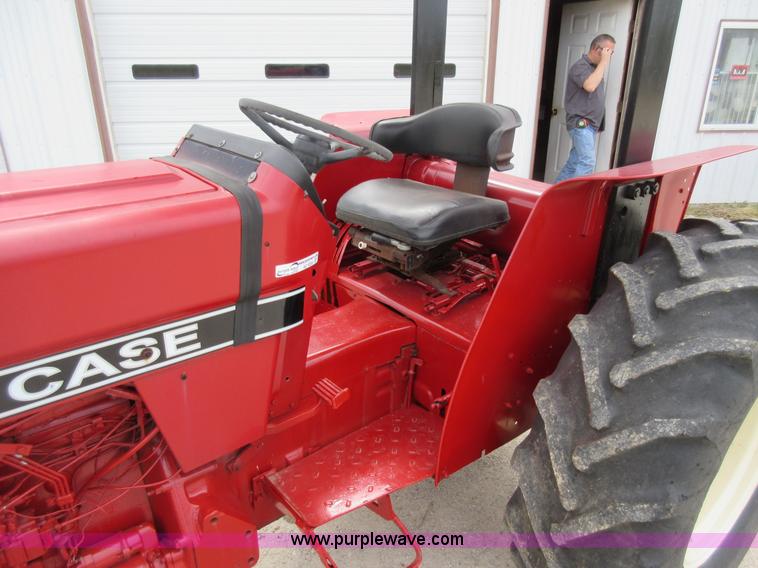 image for item AC9295 Case IH 495 tractor