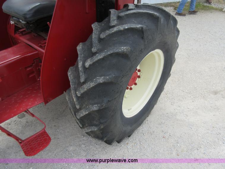 image for item AC9295 Case IH 495 tractor