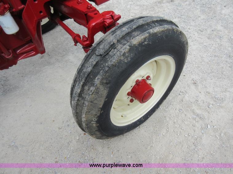 image for item AC9295 Case IH 495 tractor