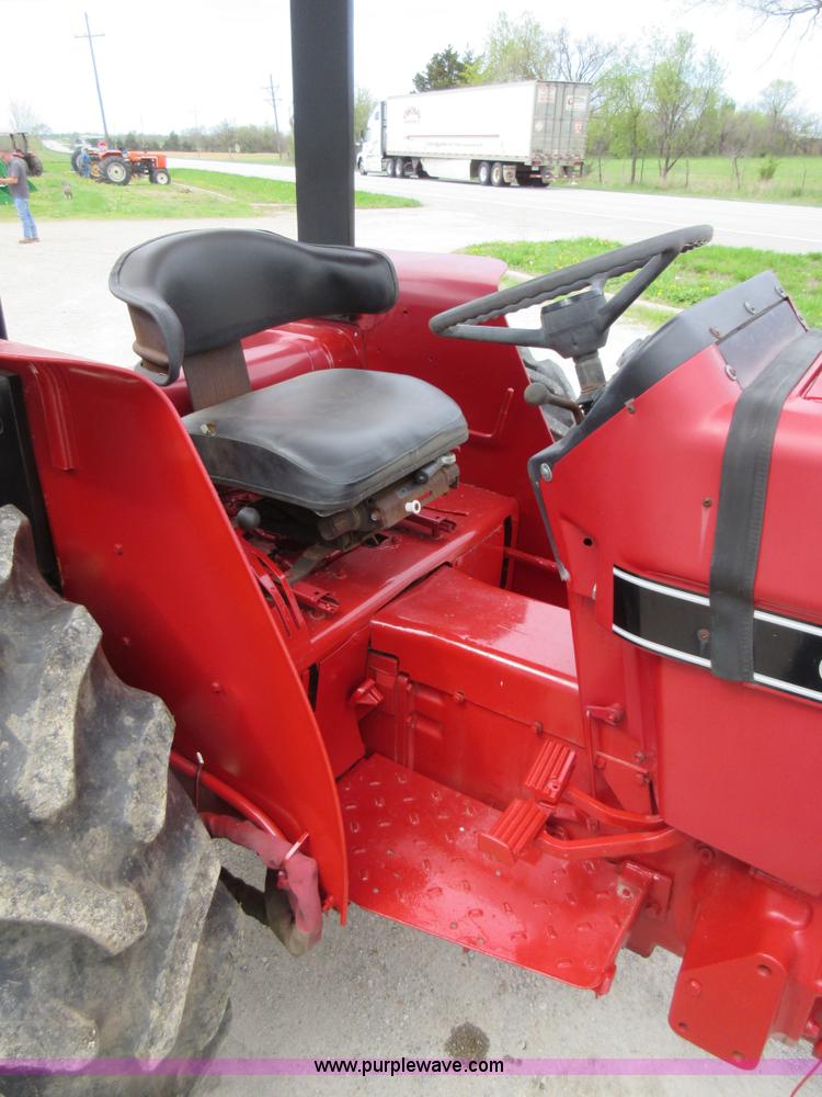 image for item AC9295 Case IH 495 tractor