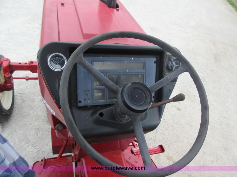image for item AC9295 Case IH 495 tractor