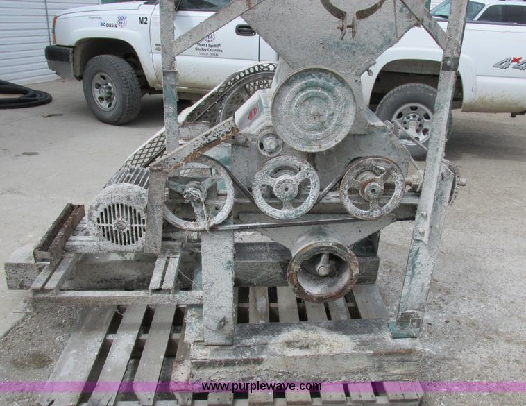 image for item AW9701 Davis Krimper Kracker roller mill