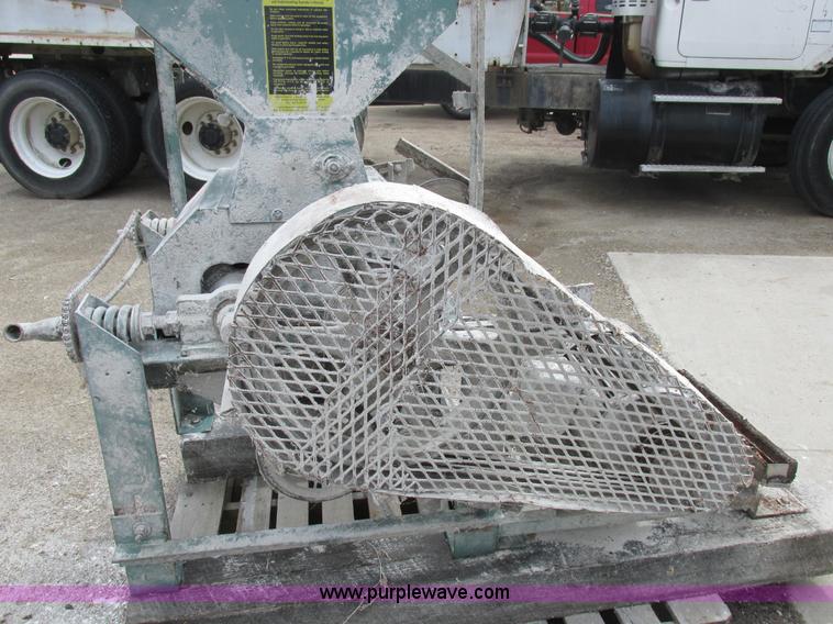 image for item AW9701 Davis Krimper Kracker roller mill