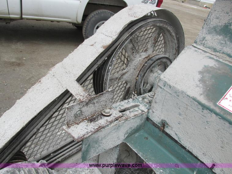 image for item AW9701 Davis Krimper Kracker roller mill