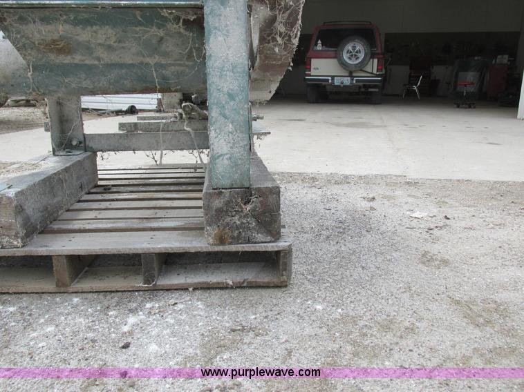 image for item AW9701 Davis Krimper Kracker roller mill