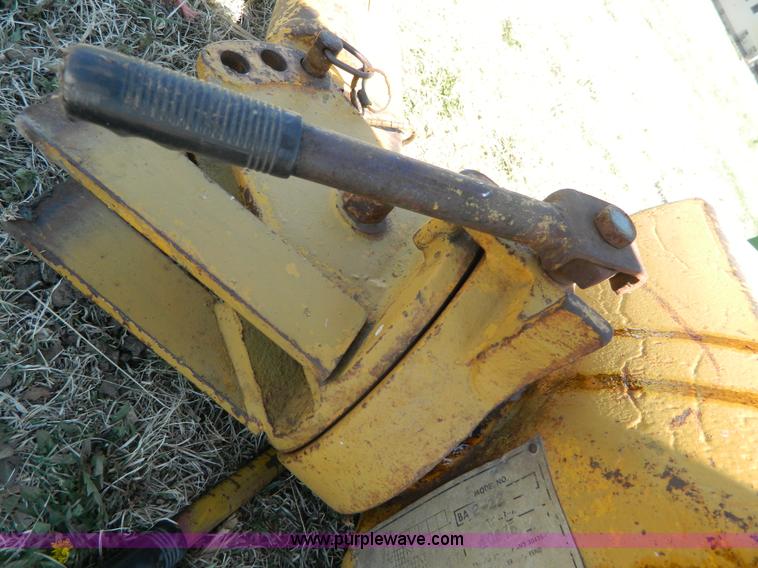 image for item BH9666 Auto crane