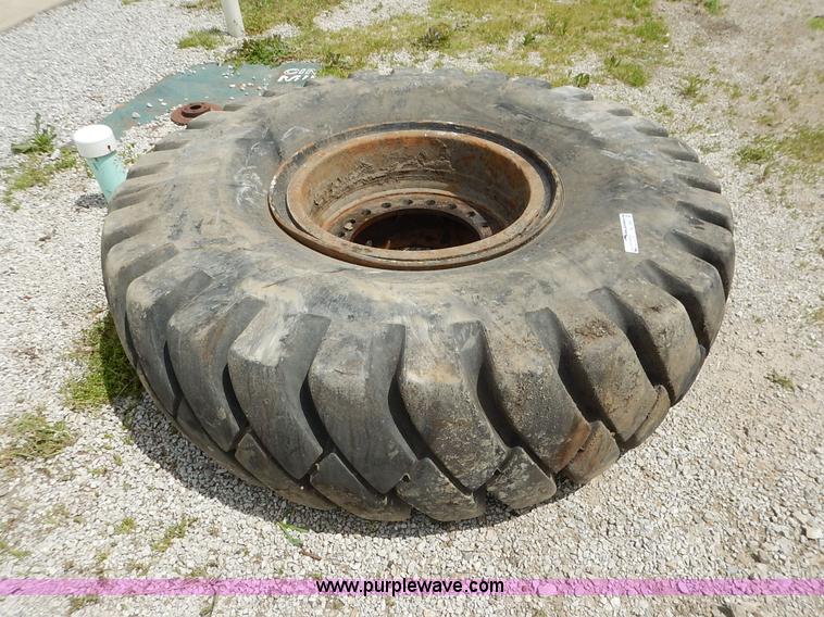 image for item BJ9597 General 18.00-25 tire and wheel
