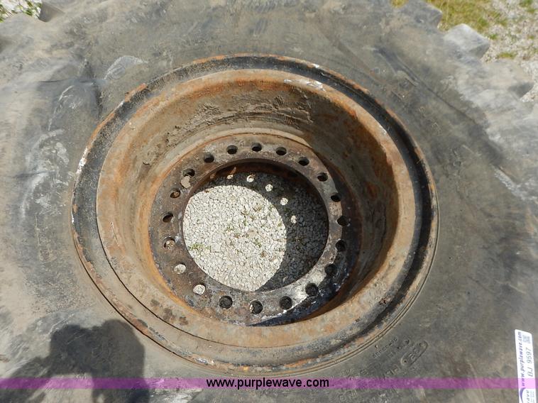 image for item BJ9597 General 18.00-25 tire and wheel